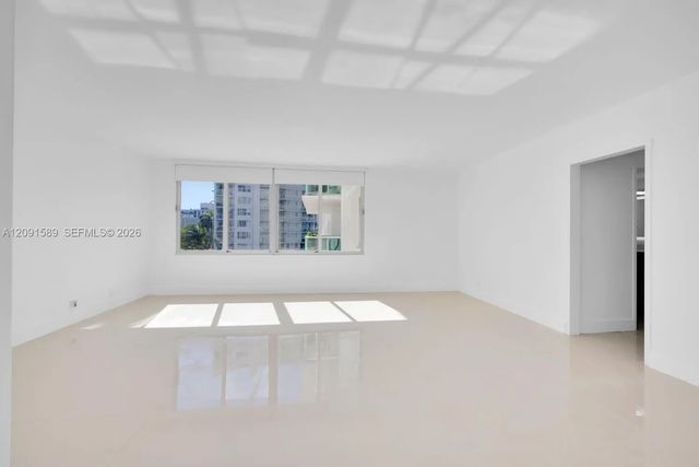 2 of 18 - 1000 West Avenue #301, Miami Beach, FL