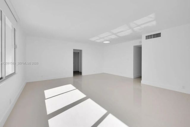 4 of 18 - 1000 West Avenue #301, Miami Beach, FL