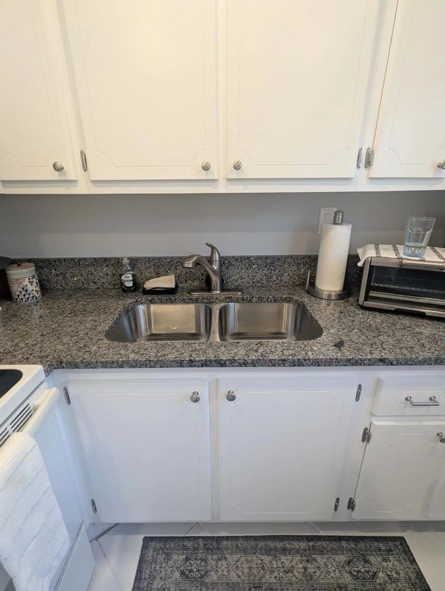 4 of 35 - 100 Kingswood E, West Palm Beach, FL