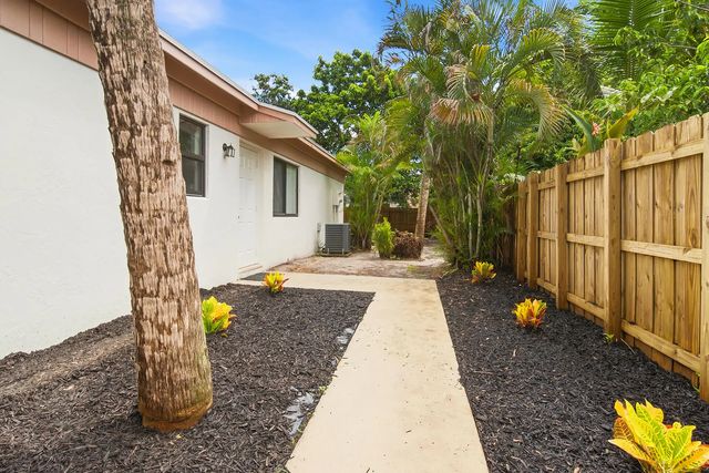 4 of 34 - 581 Nw 47th Avenue, Delray Beach, FL