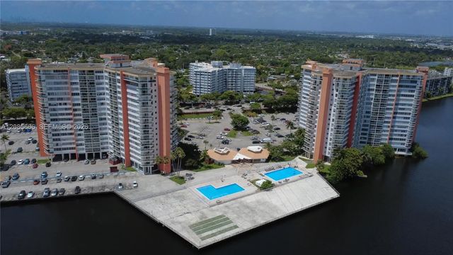 1351 Ne Miami Gardens Drive #422e, Miami