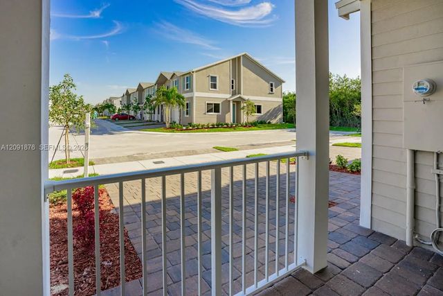 5 of 33 - 934 Se 19th Street, Homestead, FL
