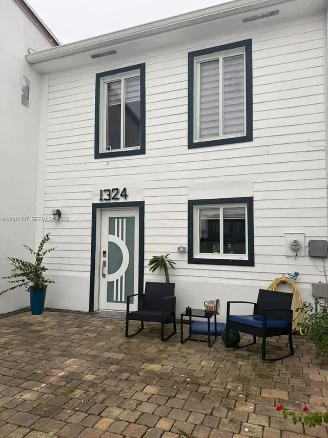 3 of 40 - 1324 W 71st Street, Hialeah, FL