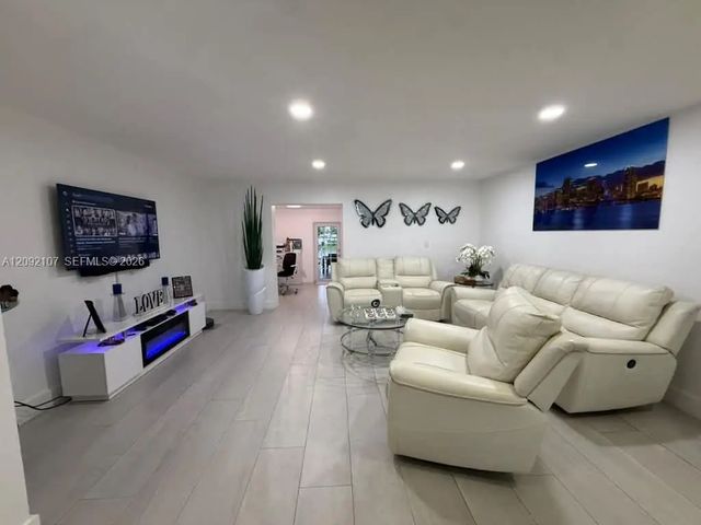 5 of 40 - 1324 W 71st Street, Hialeah, FL