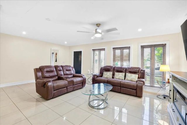 4 of 25 - 4911 Nw 14th, Deerfield Beach, FL