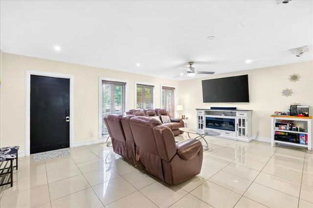 5 of 25 - 4911 Nw 14th, Deerfield Beach, FL
