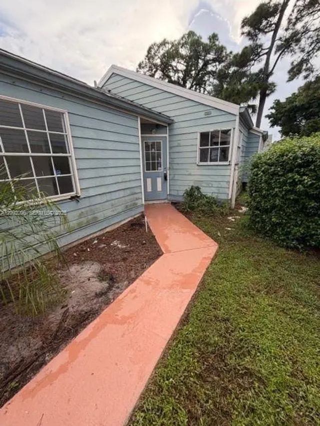 2 of 21 - 5688 Dewberry Way, West Palm Beach, FL