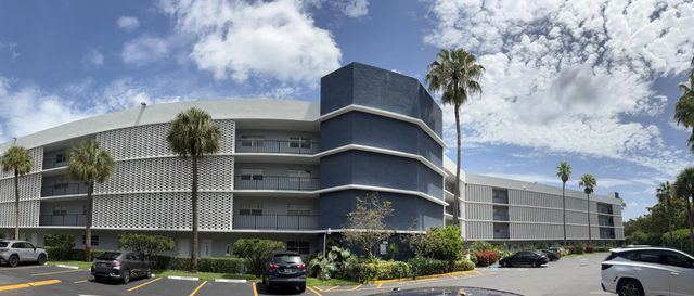 2 of 36 - 879 Ne 195th Street #apt 227, Miami, FL
