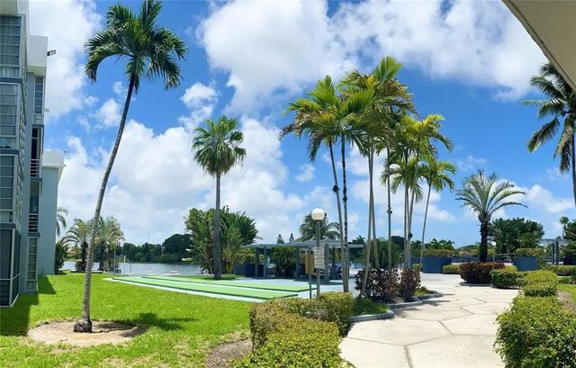 4 of 36 - 879 Ne 195th Street #apt 227, Miami, FL