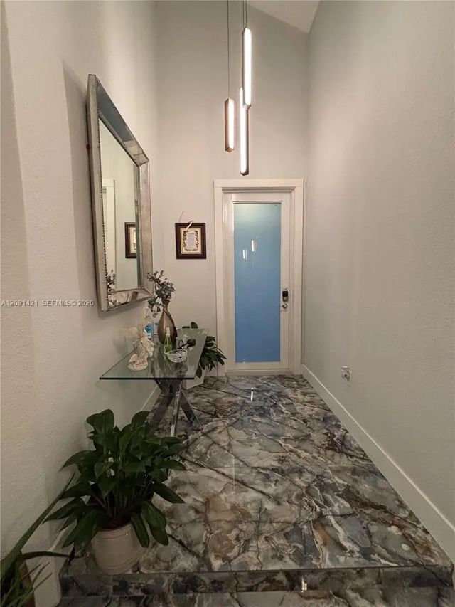 3 of 8 - 7983 Nw 114th Place, Doral, FL