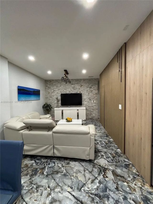 5 of 8 - 7983 Nw 114th Place, Doral, FL