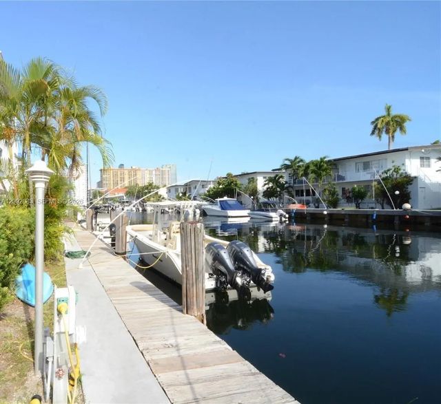 2 of 29 - 3702 Ne 171st Street #6, North Miami Beach, FL