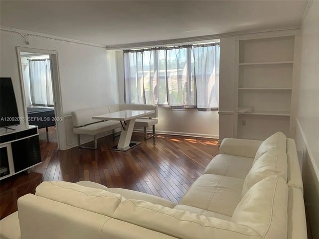 4 of 29 - 3702 Ne 171st Street #6, North Miami Beach, FL