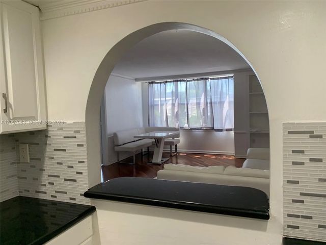 5 of 29 - 3702 Ne 171st Street #6, North Miami Beach, FL