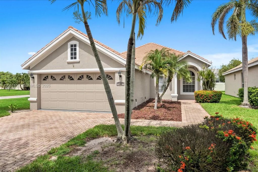 827 Sw Lake Charles Circle, Port St. Lucie
