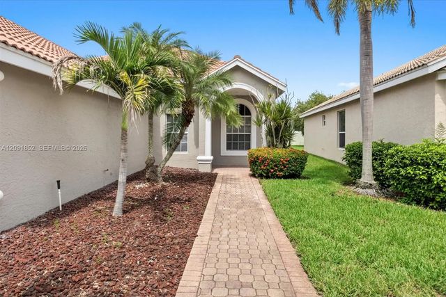4 of 50 - 827 Sw Lake Charles Circle, Port St. Lucie, FL