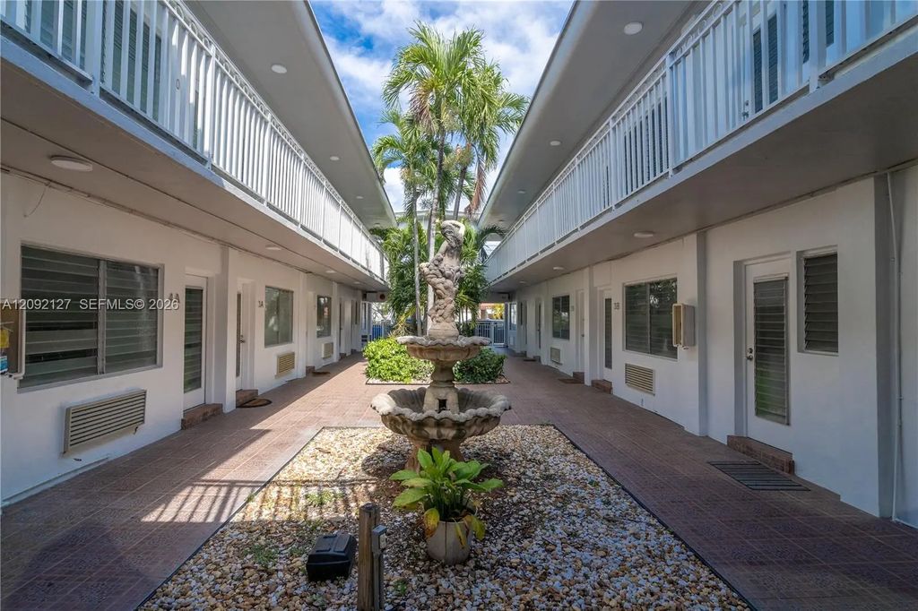7640 Carlyle Avenue #5a, Miami Beach