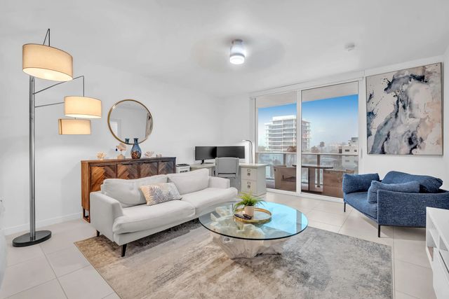 3 of 40 - 401 N Birch Road #512, Fort Lauderdale, FL