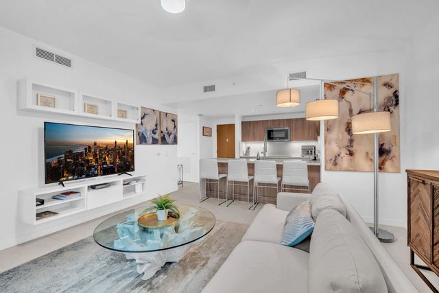 5 of 40 - 401 N Birch Road #512, Fort Lauderdale, FL