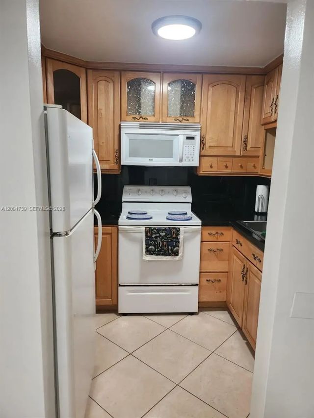 2 of 18 - 1725 W 60th Street #f202, Hialeah, FL