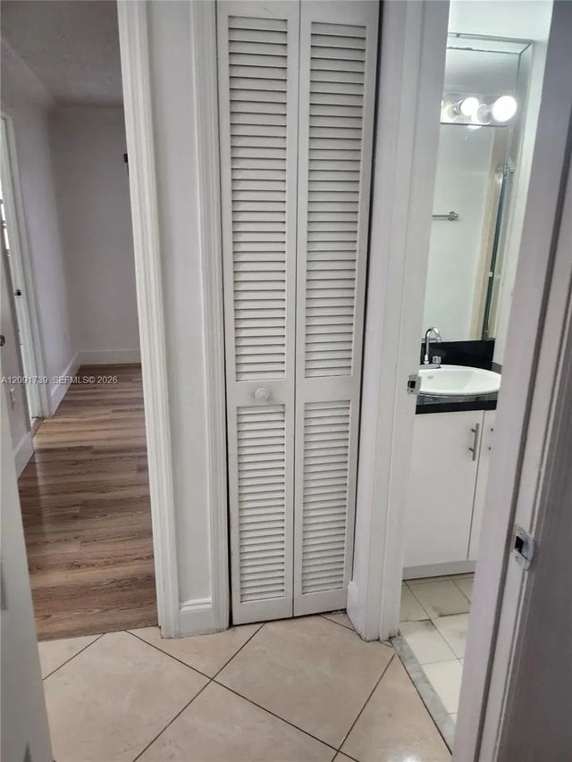 5 of 18 - 1725 W 60th Street #f202, Hialeah, FL