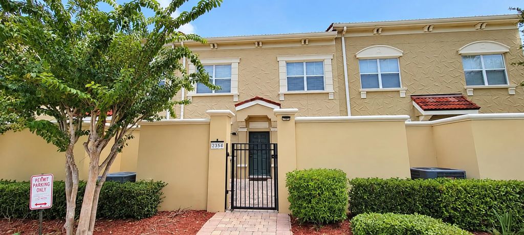 2544 Bella Vista Drive, Davenport