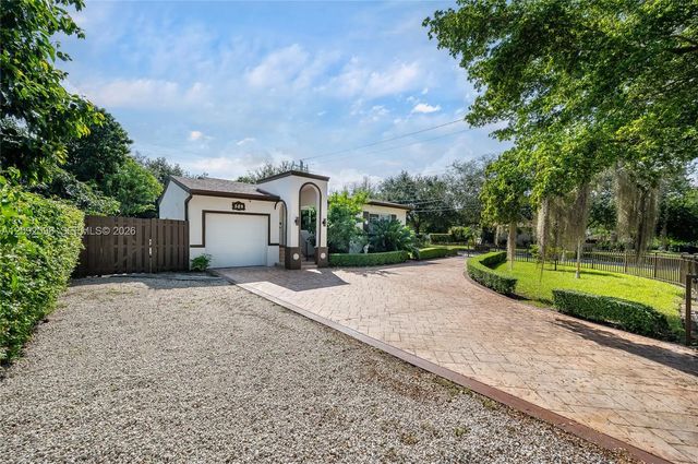 2 of 32 - 589 Miller Drive, Miami Springs, FL