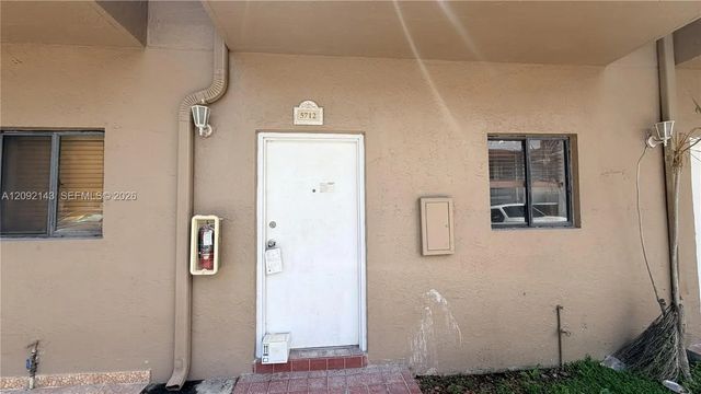 4 of 24 - 5712 W 25th Court #5712, Hialeah, FL