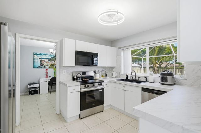 4 of 38 - 19257 Nw 14th Street, Pembroke Pines, FL