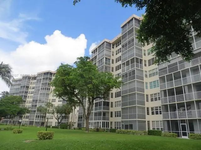 2 of 18 - 3499 Oaks Way #708, Pompano Beach, FL