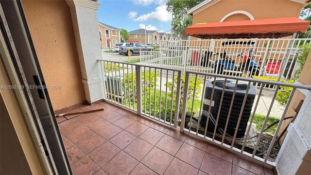 4 of 26 - 17650 Nw 73rd Avenue #104-18, Hialeah, FL