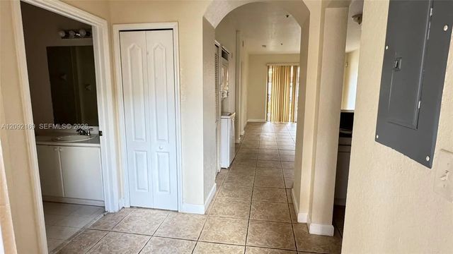 5 of 26 - 17650 Nw 73rd Avenue #104-18, Hialeah, FL