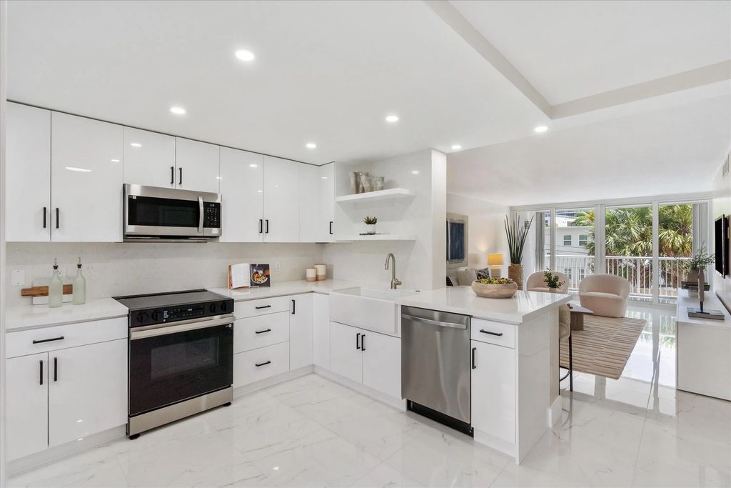 2200 Ne 33rd Avenue #2j, Fort Lauderdale