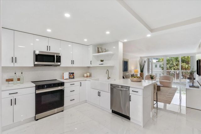 2200 Ne 33rd Avenue #2j, Fort Lauderdale