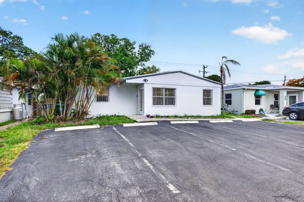 130 Ne 51st Street, Oakland Park