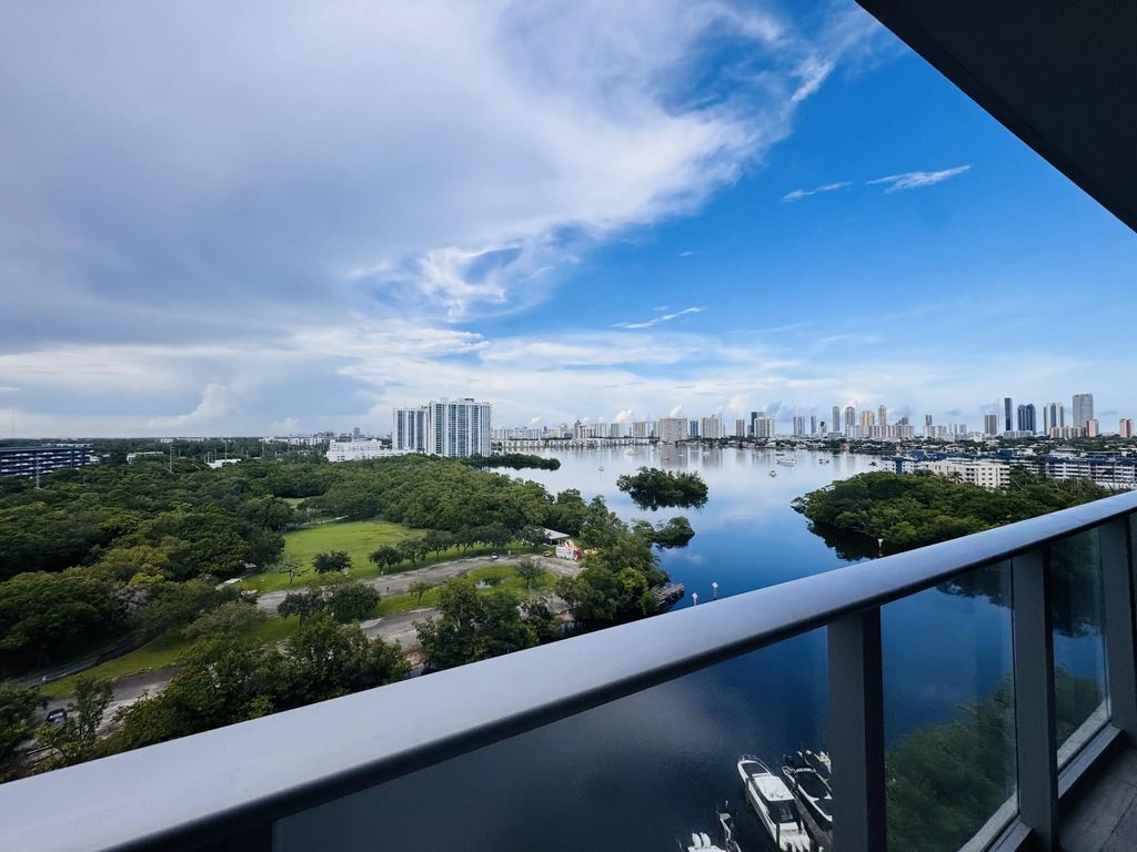 16385 Biscayne Boulevard #1204, North Miami Beach