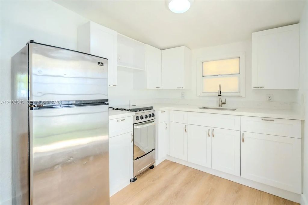 27 Sw 55th Ave Road #r, Miami