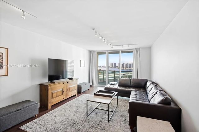 2 of 27 - 19380 Collins Avenue #1219, Sunny Isles Beach, FL