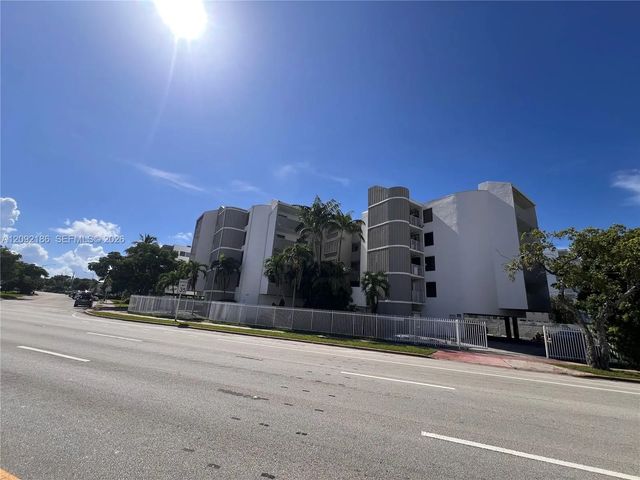 2000 Biarritz Drive #407, Miami Beach