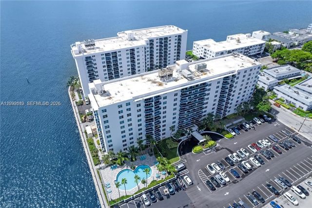 3 of 35 - 7501 E Treasure Drive #2m, North Bay Village, FL