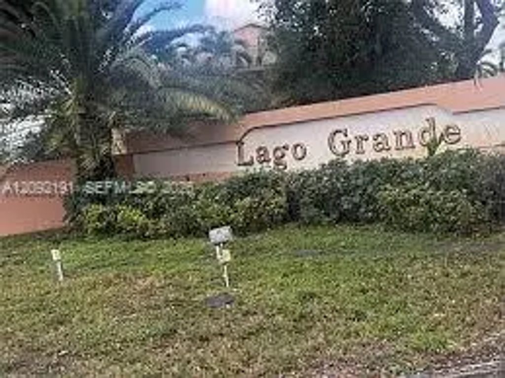 2715 W 66th Street #13-21, Hialeah