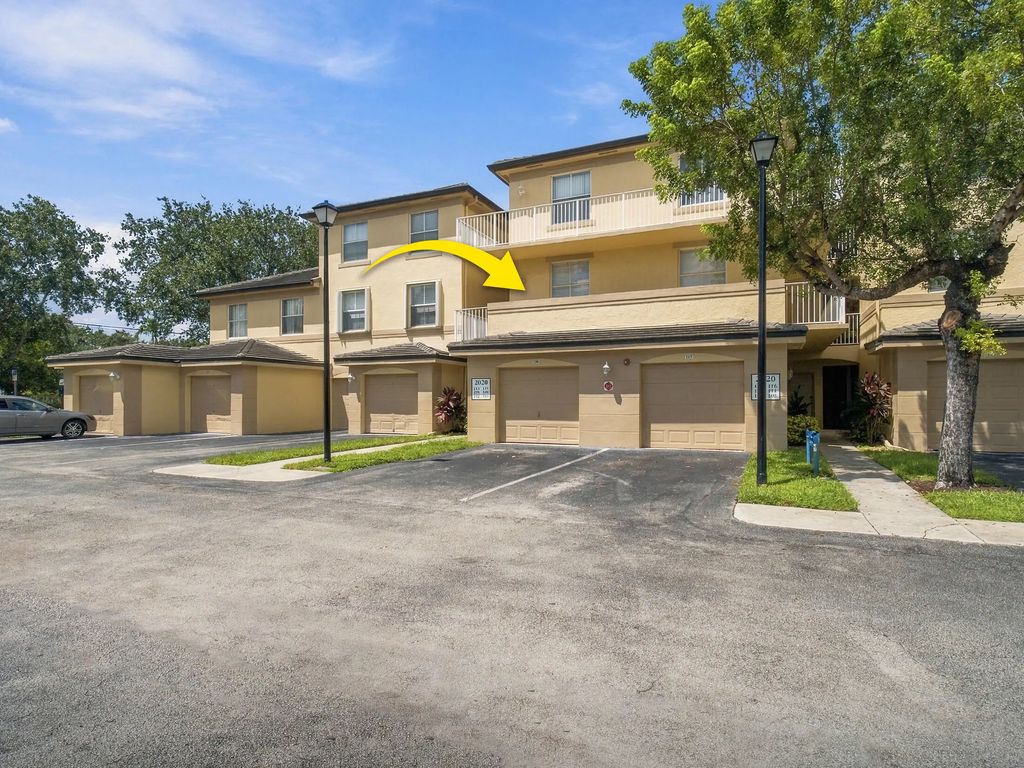 2020 Greenview Shores Boulevard #109, Wellington
