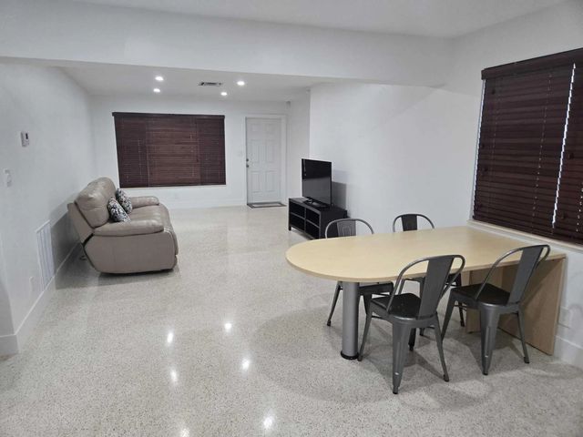 3 of 18 - 1140 Sw 32nd Street, Fort Lauderdale, FL
