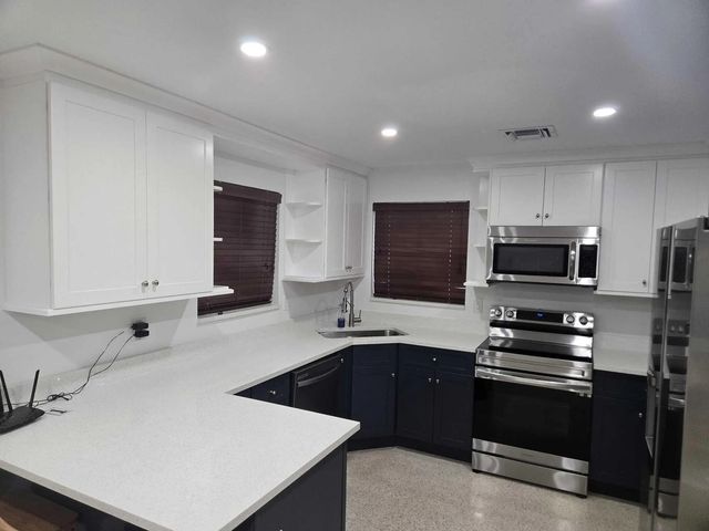 5 of 18 - 1140 Sw 32nd Street, Fort Lauderdale, FL