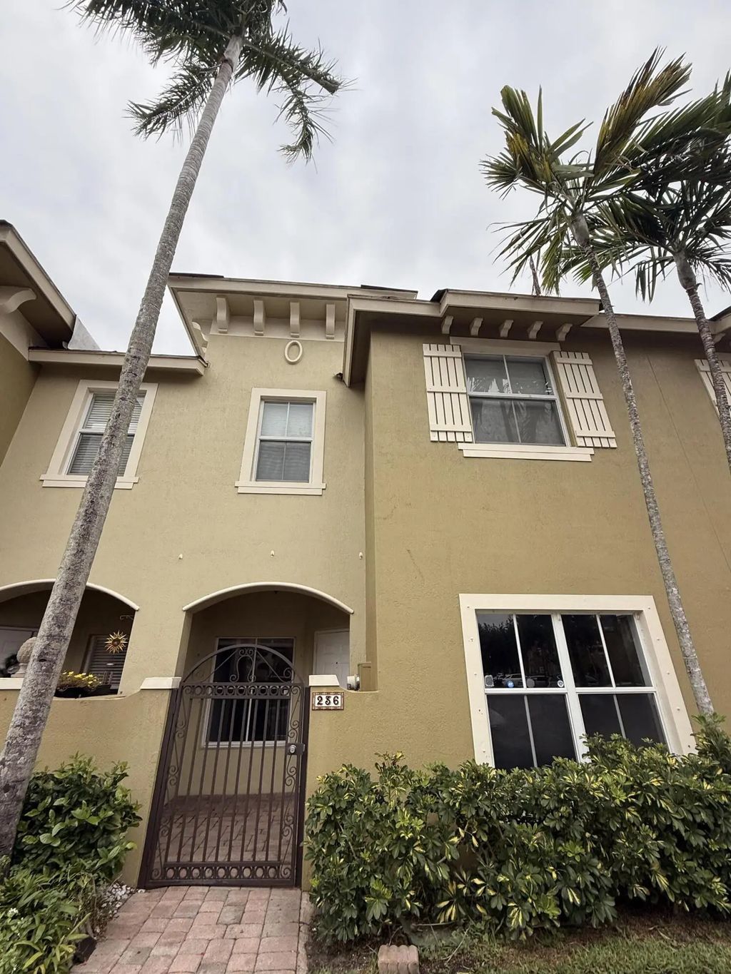 236 Lake Monterey Circle, Boynton Beach