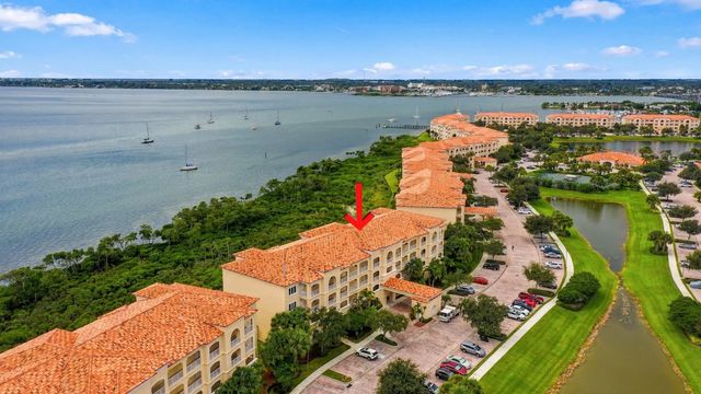 24 Harbour Isle Drive W #204, Fort Pierce