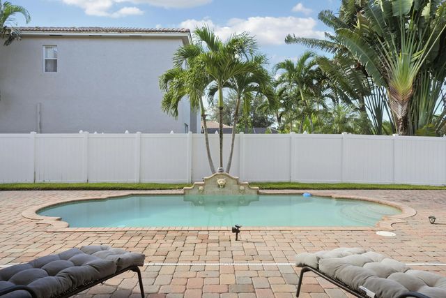4 of 35 - 8608 Palisades Lake Drive, West Palm Beach, FL
