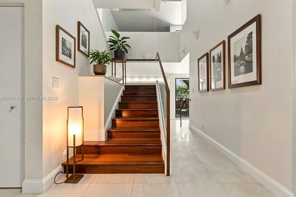 1542 Ne Quayside Terrace #d2, Miami