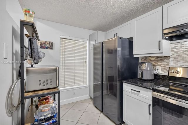 4 of 37 - 3176 Sw 50th Street, Dania Beach, FL