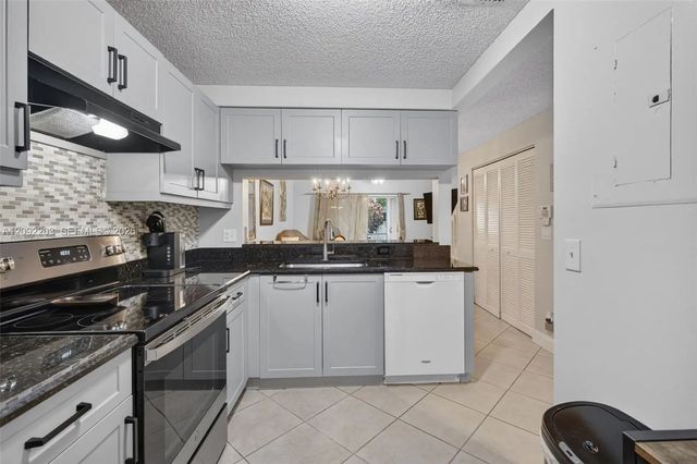 5 of 37 - 3176 Sw 50th Street, Dania Beach, FL